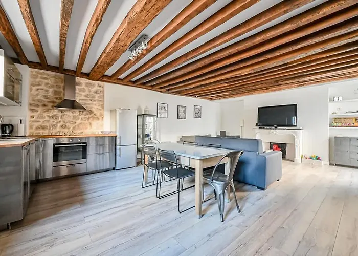 Appartement Grand 2 Pieces Typique Du Marais Parijs