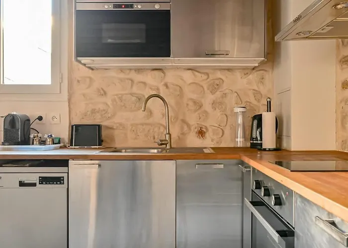 Appartement Grand 2 Pieces Typique Du Marais
